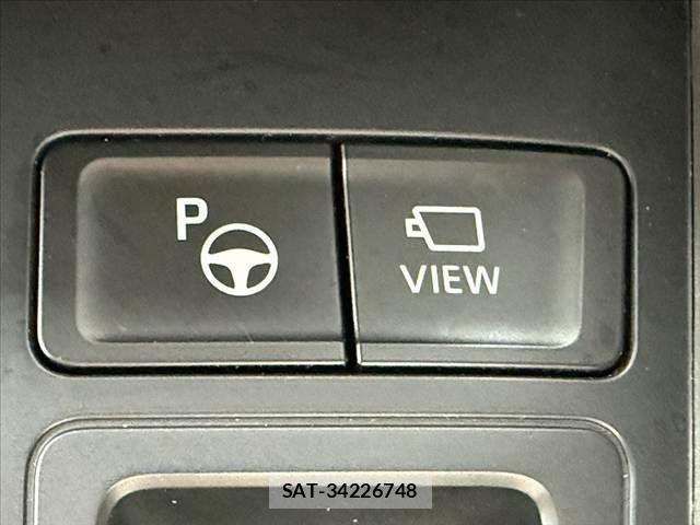 Toyota VOXY HYBRID 2023-08 7227044-27