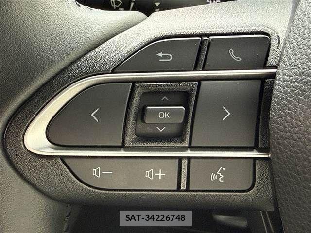 Toyota VOXY HYBRID 2023-08 7227044-28