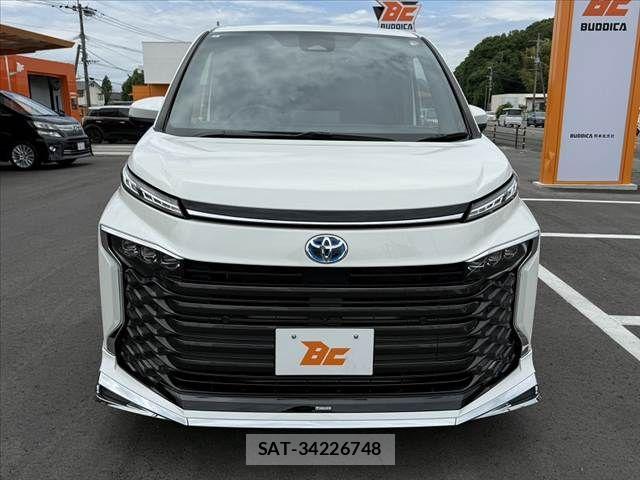 Toyota VOXY HYBRID 2023-08 7227044-8