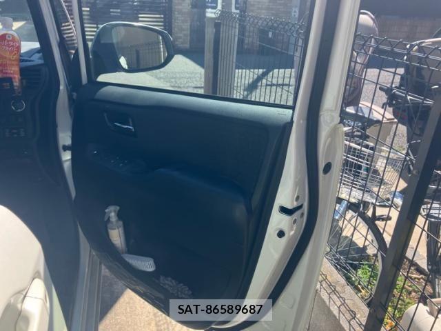 Toyota VOXY HYBRID 2015-03 7227002-9