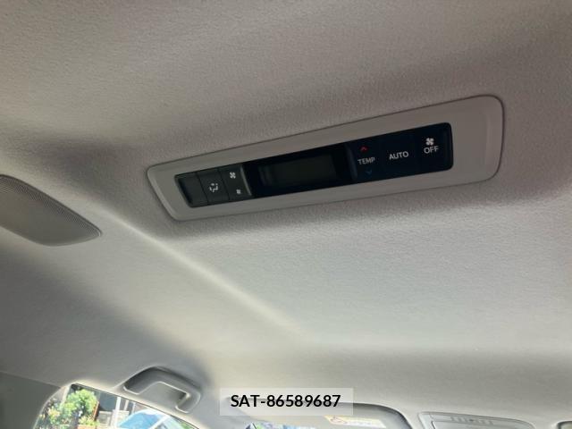Toyota VOXY HYBRID 2015-03 7227002-12
