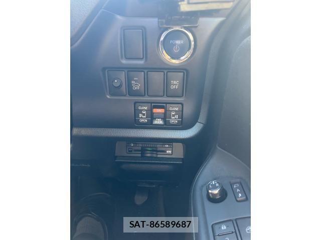 Toyota VOXY HYBRID 2015-03 7227002-17