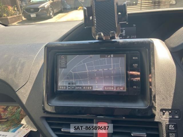 Toyota VOXY HYBRID 2015-03 7227002-19