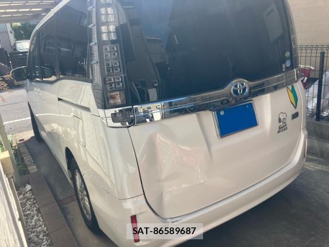 Toyota VOXY HYBRID 2015-03 7227002-4