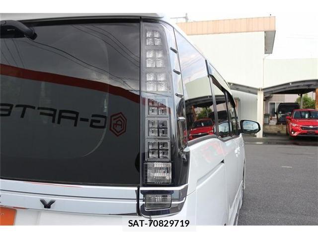 Toyota VOXY HYBRID 2014-03 7226996-11