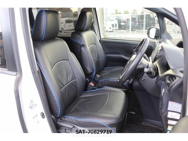 Toyota VOXY HYBRID 2014-03 7226996-13