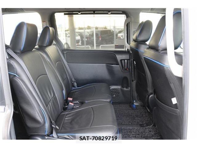 Toyota VOXY HYBRID 2014-03 7226996-14