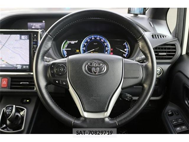 Toyota VOXY HYBRID 2014-03 7226996-18