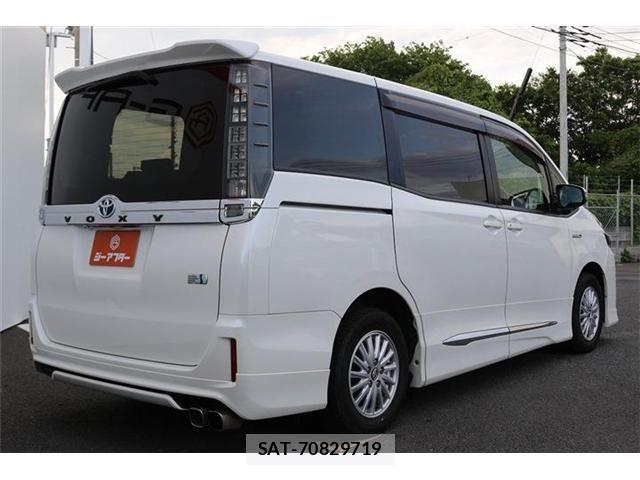 Toyota VOXY HYBRID 2014-03 7226996-22