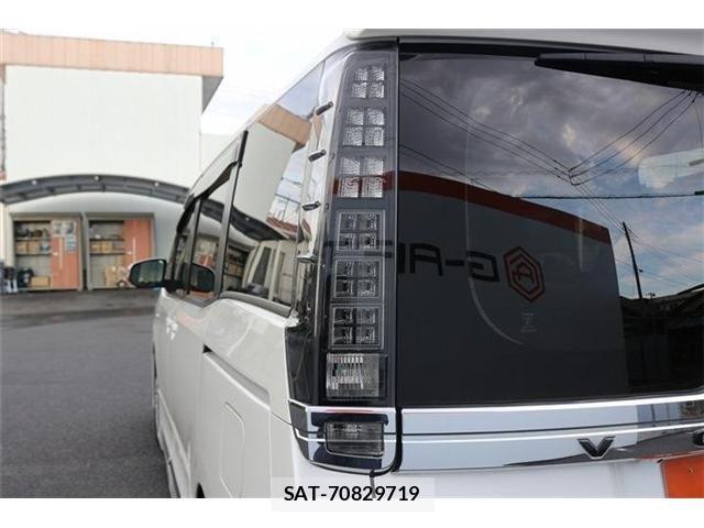 Toyota VOXY HYBRID 2014-03 7226996-29