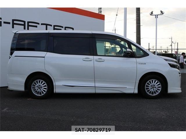 Toyota VOXY HYBRID 2014-03 7226996-6