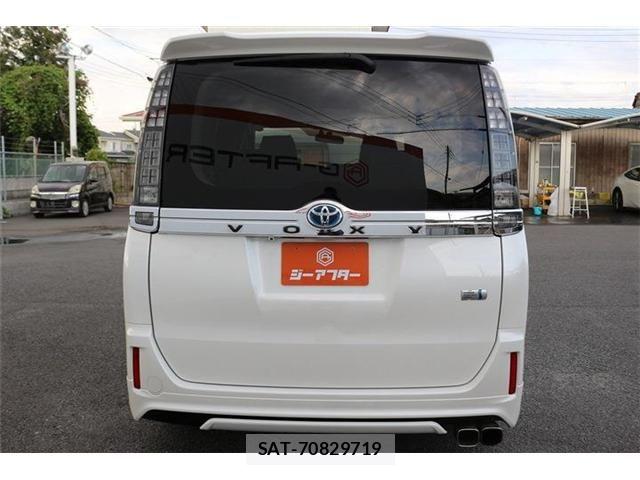 Toyota VOXY HYBRID 2014-03 7226996-7