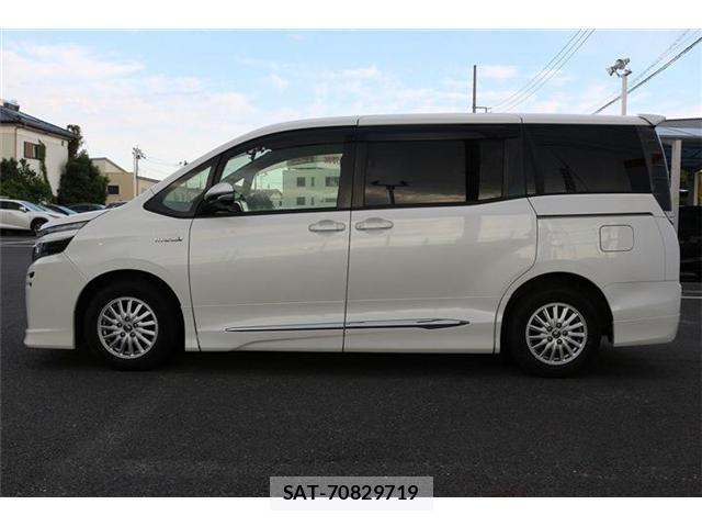 Toyota VOXY HYBRID 2014-03 7226996-8