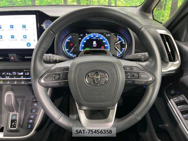 Toyota VOXY HYBRID 2023-07 7227041-11