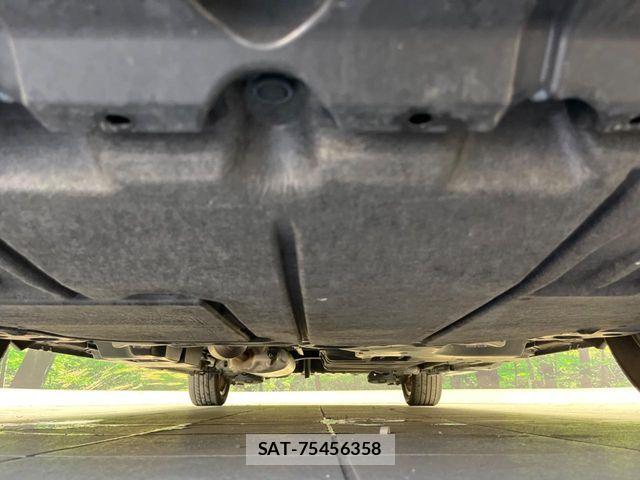 Toyota VOXY HYBRID 2023-07 7227041-19