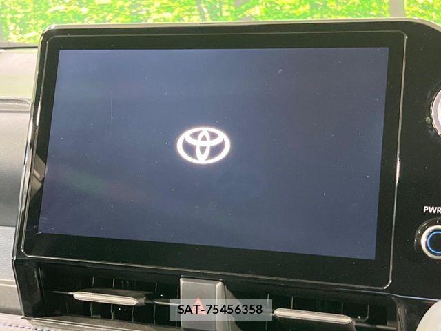 Toyota VOXY HYBRID 2023-07 7227041-2