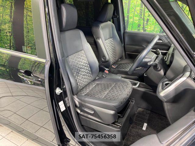 Toyota VOXY HYBRID 2023-07 7227041-7