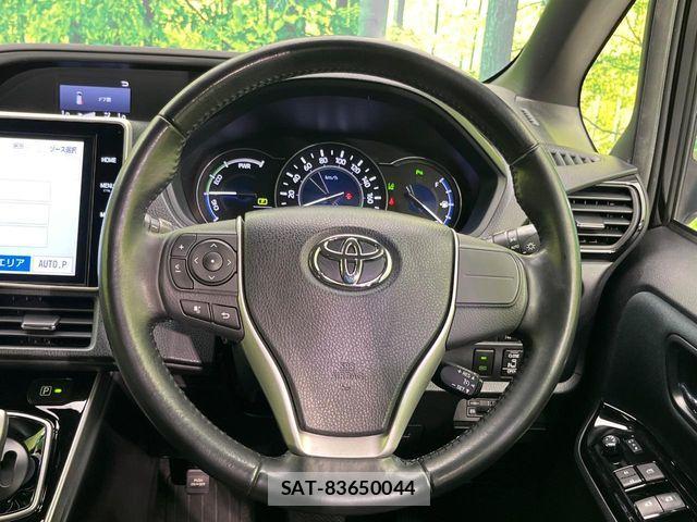 Toyota VOXY HYBRID 2019-08 7227020-11