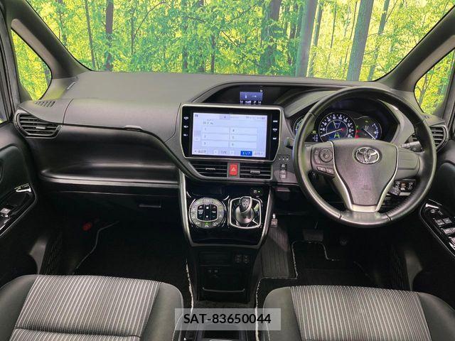 Toyota VOXY HYBRID 2019-08 7227020-1