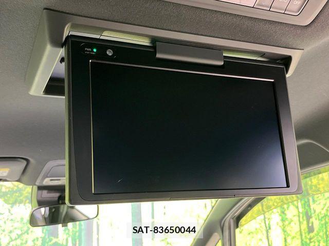 Toyota VOXY HYBRID 2019-08 7227020-4