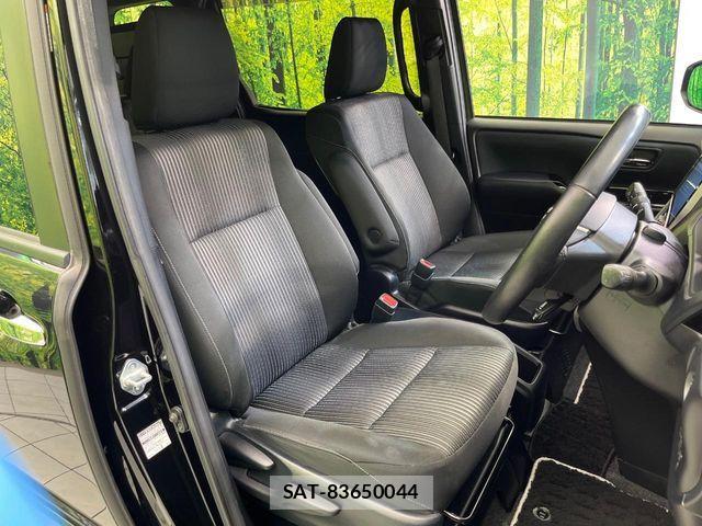 Toyota VOXY HYBRID 2019-08 7227020-7
