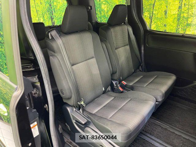 Toyota VOXY HYBRID 2019-08 7227020-8