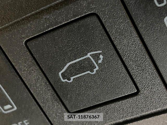 Toyota VOXY HYBRID 2025-12 7227070-6