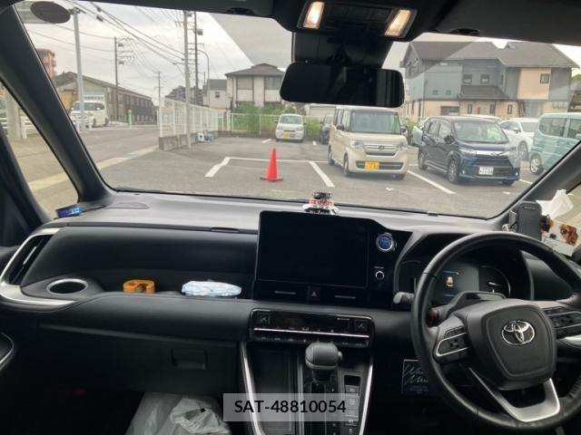 Toyota VOXY HYBRID 2022-04 7227036-15