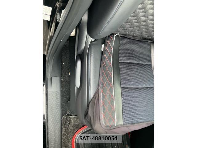 Toyota VOXY HYBRID 2022-04 7227036-17