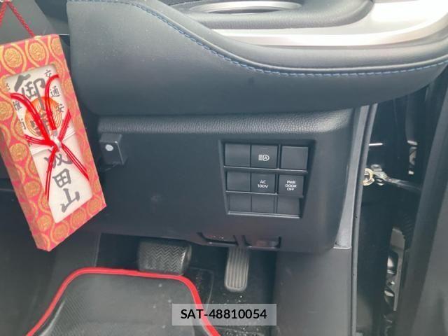 Toyota VOXY HYBRID 2022-04 7227036-18