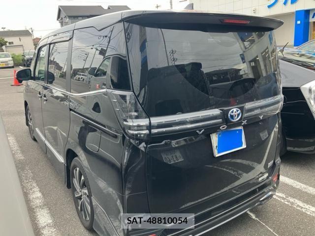 Toyota VOXY HYBRID 2022-04 7227036-4