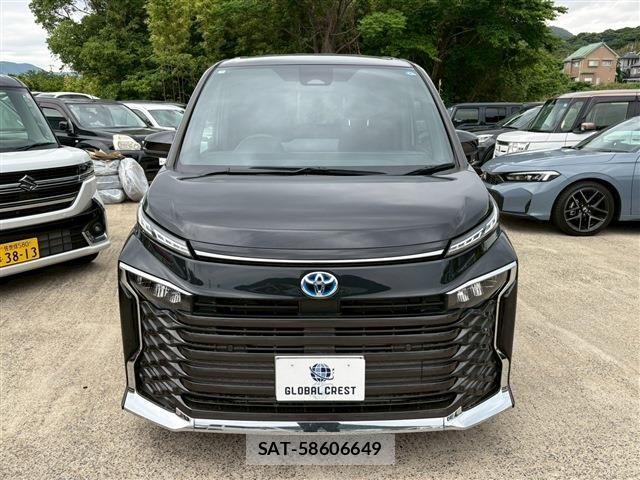 Toyota VOXY HYBRID 2024-04 7227051-10