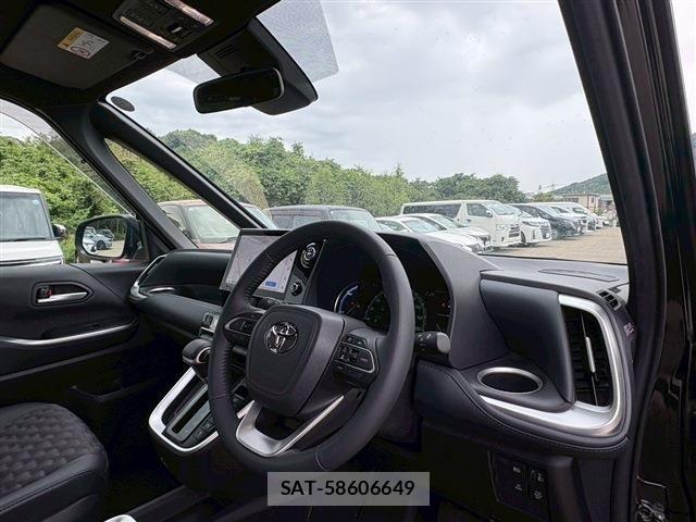 Toyota VOXY HYBRID 2024-04 7227051-18