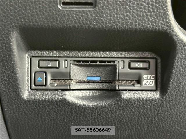 Toyota VOXY HYBRID 2024-04 7227051-21
