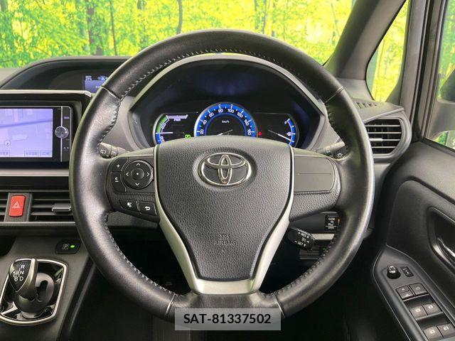 Toyota VOXY HYBRID 2014-06 7226998-6