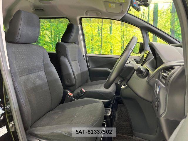 Toyota VOXY HYBRID 2014-06 7226998-7