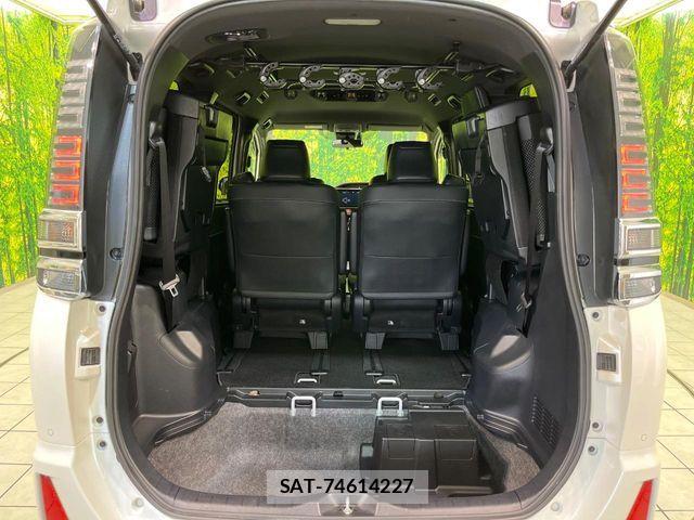 Toyota VOXY HYBRID 2021-08 7227030-10