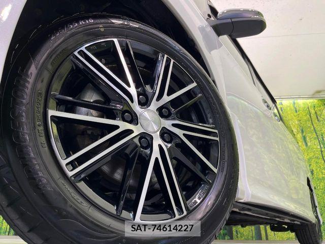 Toyota VOXY HYBRID 2021-08 7227030-13