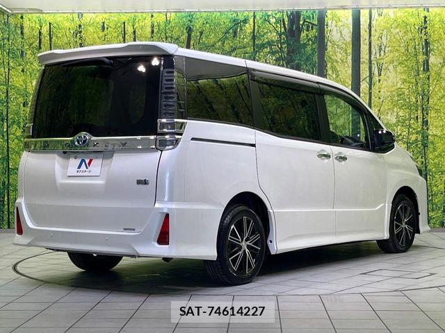 Toyota VOXY HYBRID 2021-08 7227030-17