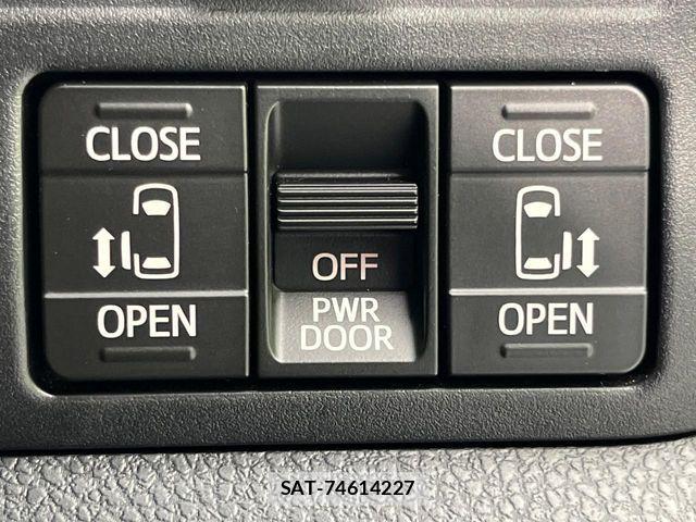 Toyota VOXY HYBRID 2021-08 7227030-2