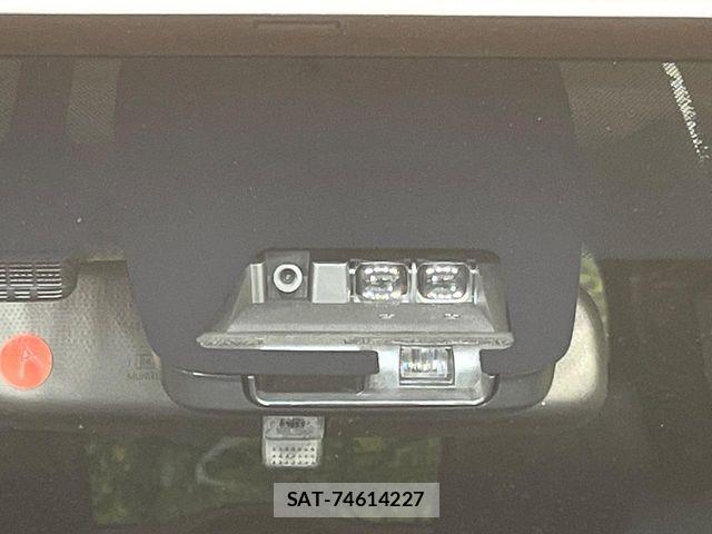 Toyota VOXY HYBRID 2021-08 7227030-5