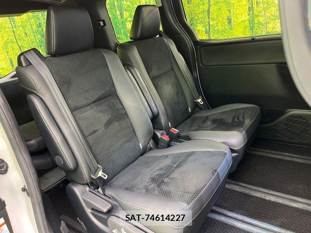 Toyota VOXY HYBRID 2021-08 7227030-8
