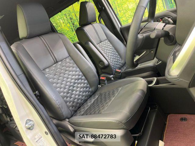 Toyota VOXY HYBRID 2025-10 7227069-8