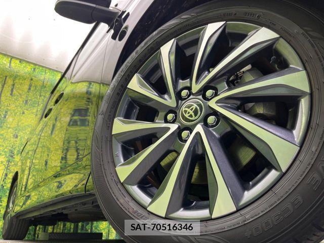 Toyota VOXY HYBRID 2022-11 7227035-13