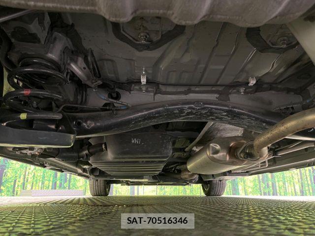 Toyota VOXY HYBRID 2022-11 7227035-19