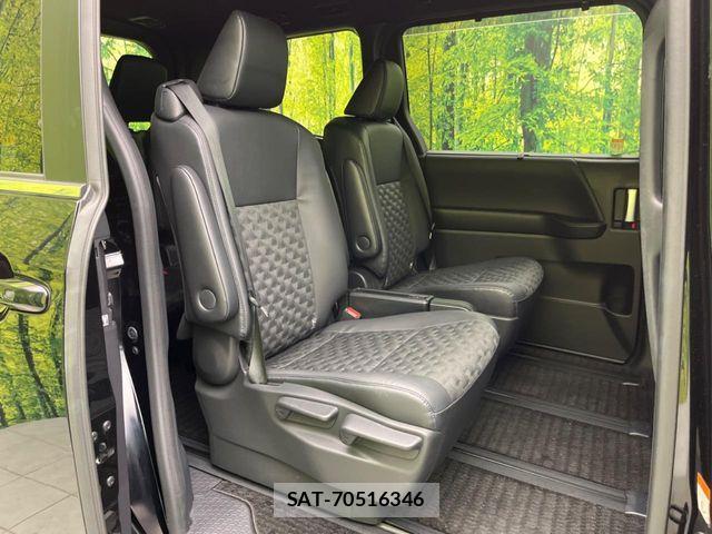 Toyota VOXY HYBRID 2022-11 7227035-8
