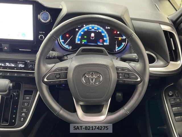 Toyota VOXY HYBRID 2023-01 7227039-11