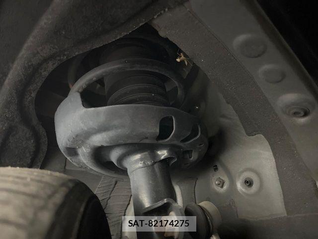 Toyota VOXY HYBRID 2023-01 7227039-19