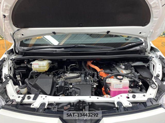 Toyota VOXY HYBRID 2019-07 7227014-17