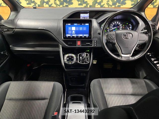 Toyota VOXY HYBRID 2019-07 7227014-1